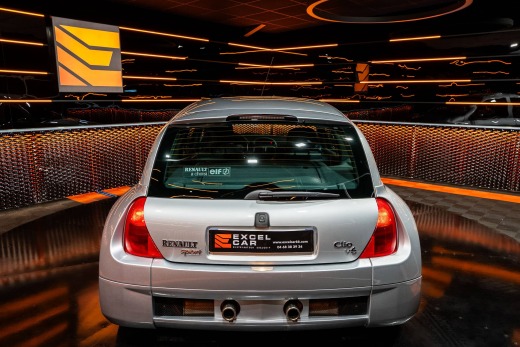 RENAULT CLIO 2 SPORT V6 230CH PHASE 1