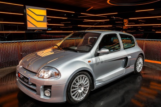 RENAULT CLIO 2 SPORT V6 230CH PHASE 1