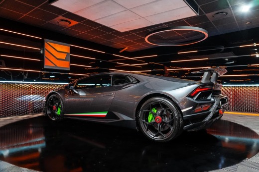 LAMBORGHINI HURACAN PERFORMANTE LP-640-4