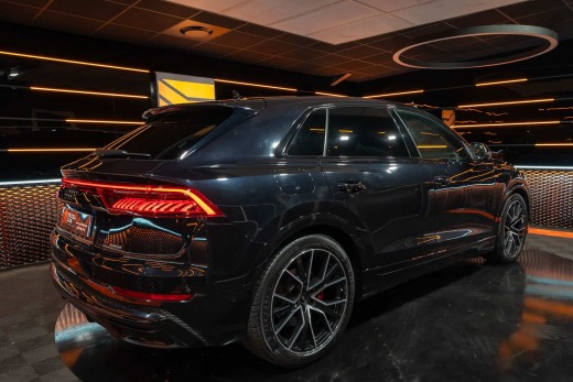 AUDI Q8 60 TFSIE COMPETITION 462CH