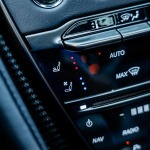 ASTON MARTIN DBS ULTIMATE VOLANTE V12 770