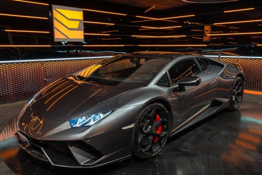 LAMBORGHINI HURACAN PERFORMANTE LP 640-4
