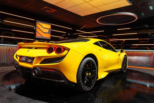 FERRARI F8 TRIBUTO 3.9L V8 720CH DCT
