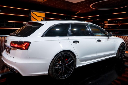 AUDI RS6 AVANT QUATTRO 4.0L V8 560CH