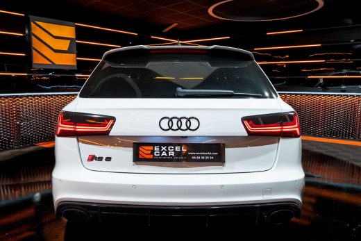 AUDI RS6 AVANT QUATTRO 4.0L V8 560CH