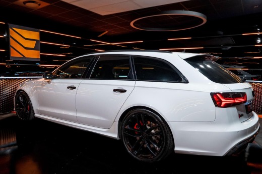 AUDI RS6 AVANT QUATTRO 4.0L V8 560CH