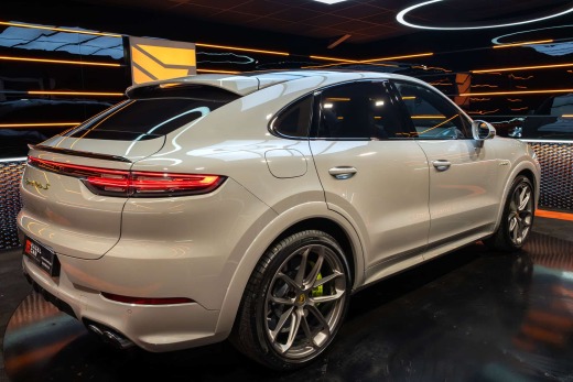 PORSCHE CAYENNE COUPE TURBO S E-HYBRIDE 680 PACK SPORT DE CONCEPTION ALLÉGÉE