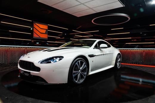 ASTON MARTIN V12 VANTAGE BVM6