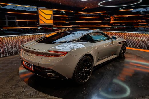 ASTON MARTIN DB12 4.0l V8 680 BVA8