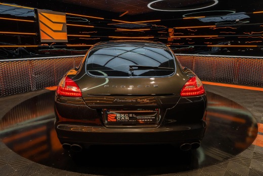 PORSCHE PANAMERA TURBO 4.8l V8 500CH